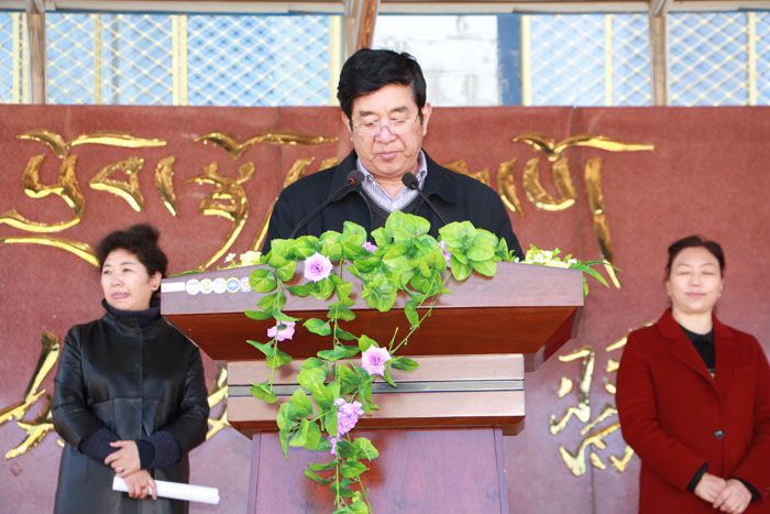 5.拉薩市副市長計明南加應(yīng)邀參加捐贈活動，并發(fā)言致辭
